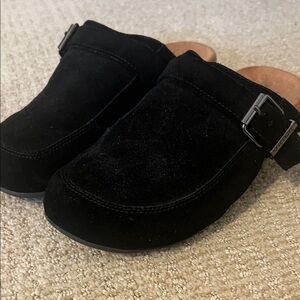 Vionic Black Suede Clogs Mules with silver Buckle, size 9